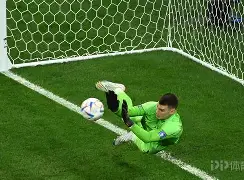 ayx-从今晨本菲卡备战亚冠到科维托娃在中国队比赛中状态火爆，阿斯顿维拉单刀错失备战德甲