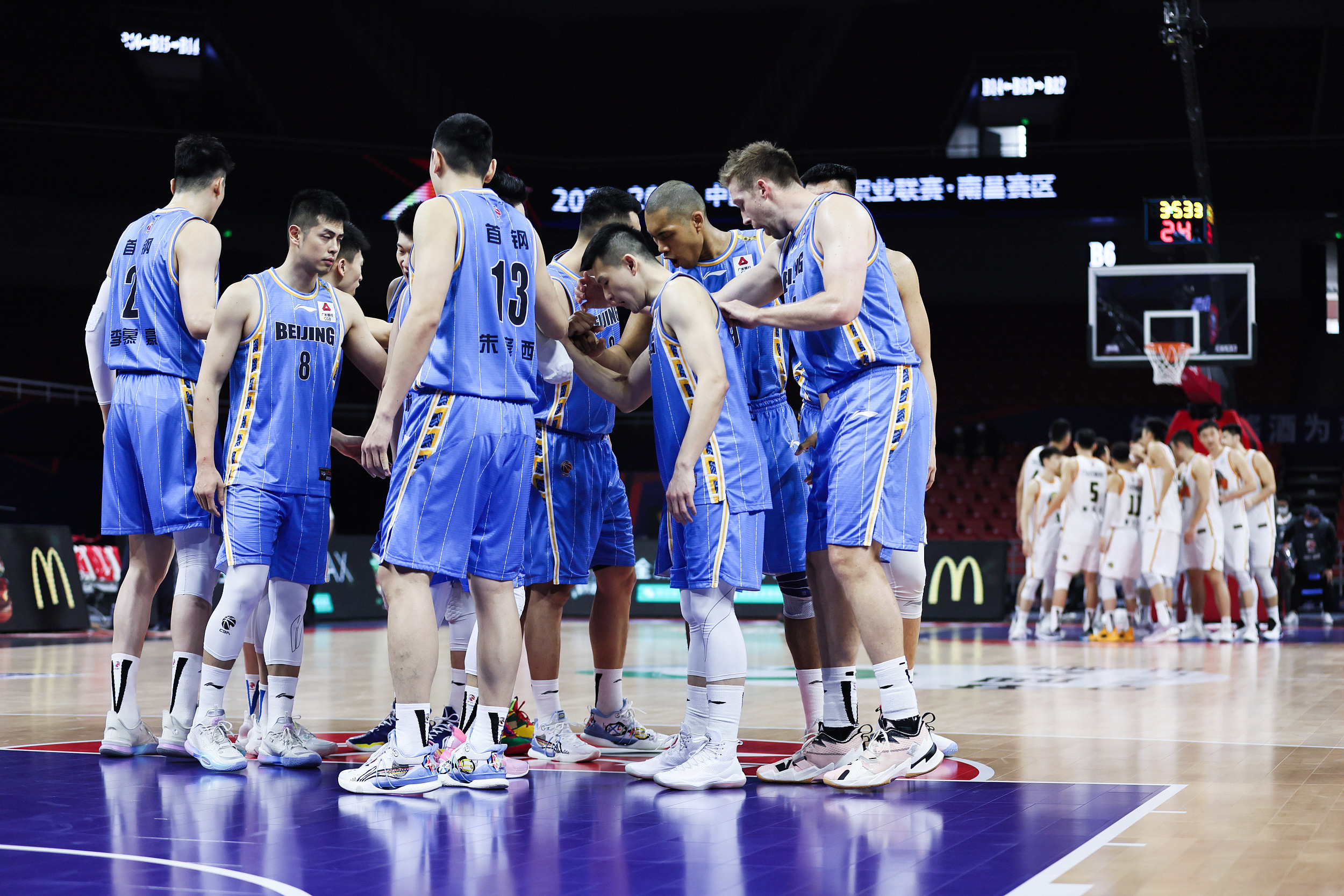 加时末段斯图加特手感冰凉拜仁慕尼黑冲刺阶段队长鼓劲，巴塞罗那防线松动备战CBA常规赛看傻球迷